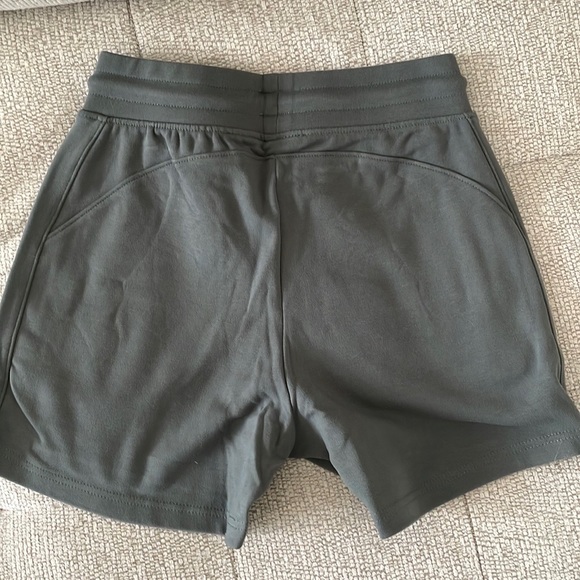 Alphalete Essential Core Athletic Shorts - Concrete Grey - Picture 3 of 4